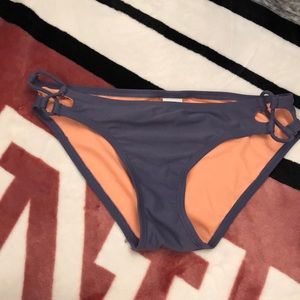 Juniors candie’s bikini bottoms